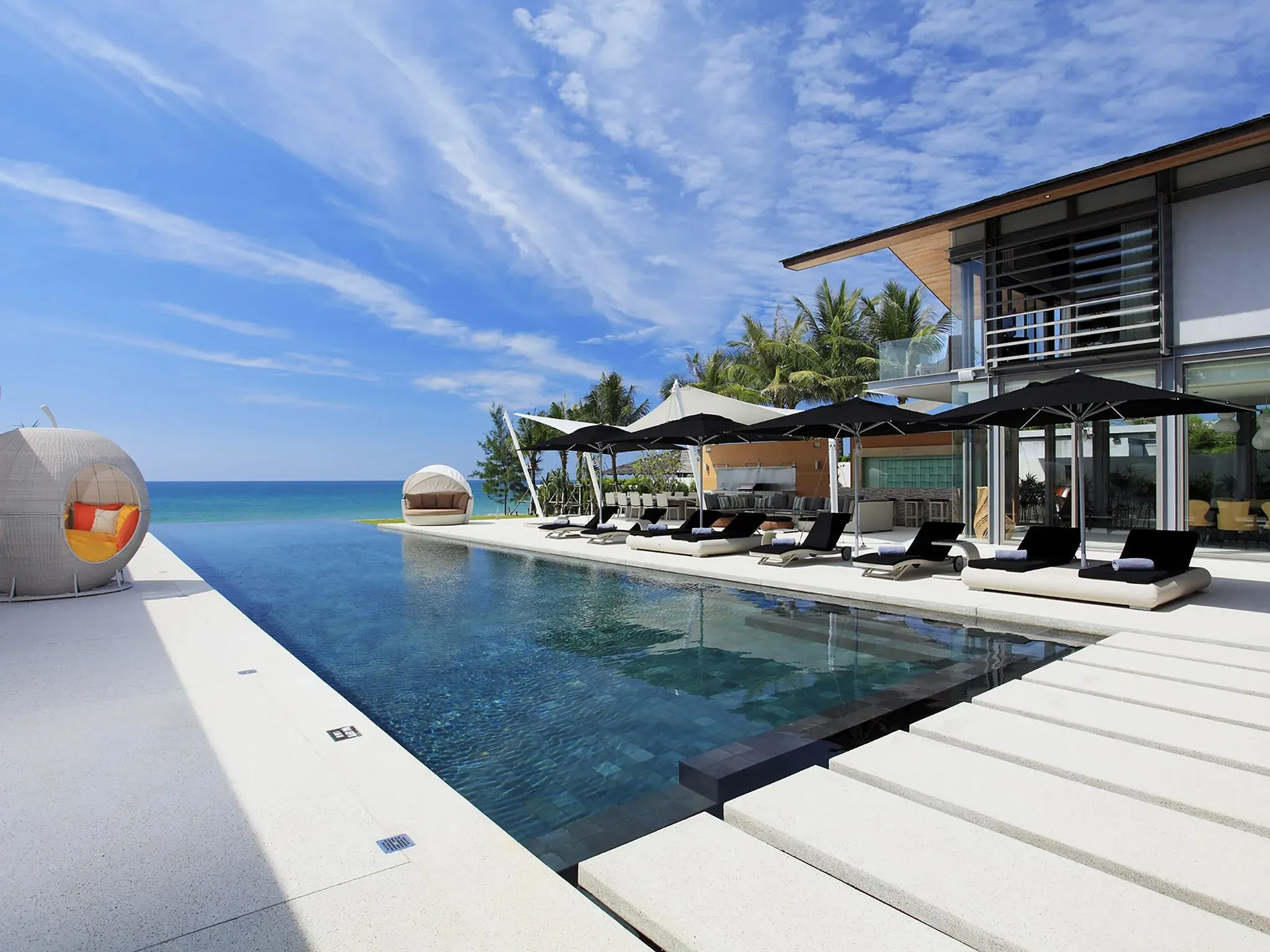 Luxury Villa Image 2